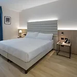 Hotel Rmh Raffaello Modena