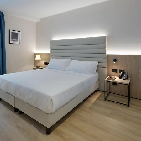 Hotel Rmh Raffaello Módena