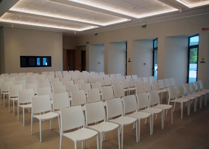 Rmh Raffaello 4* Модена