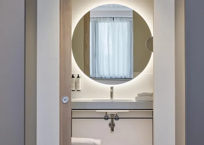 Готель Rmh Raffaello 4*