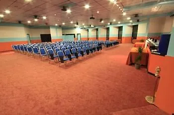 Rmh Raffaello Готель